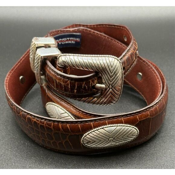Brown Leather Concho Men’s Belt W/Silver Buckle  Roundtree & Yorke 32 - Picture 1 of 6